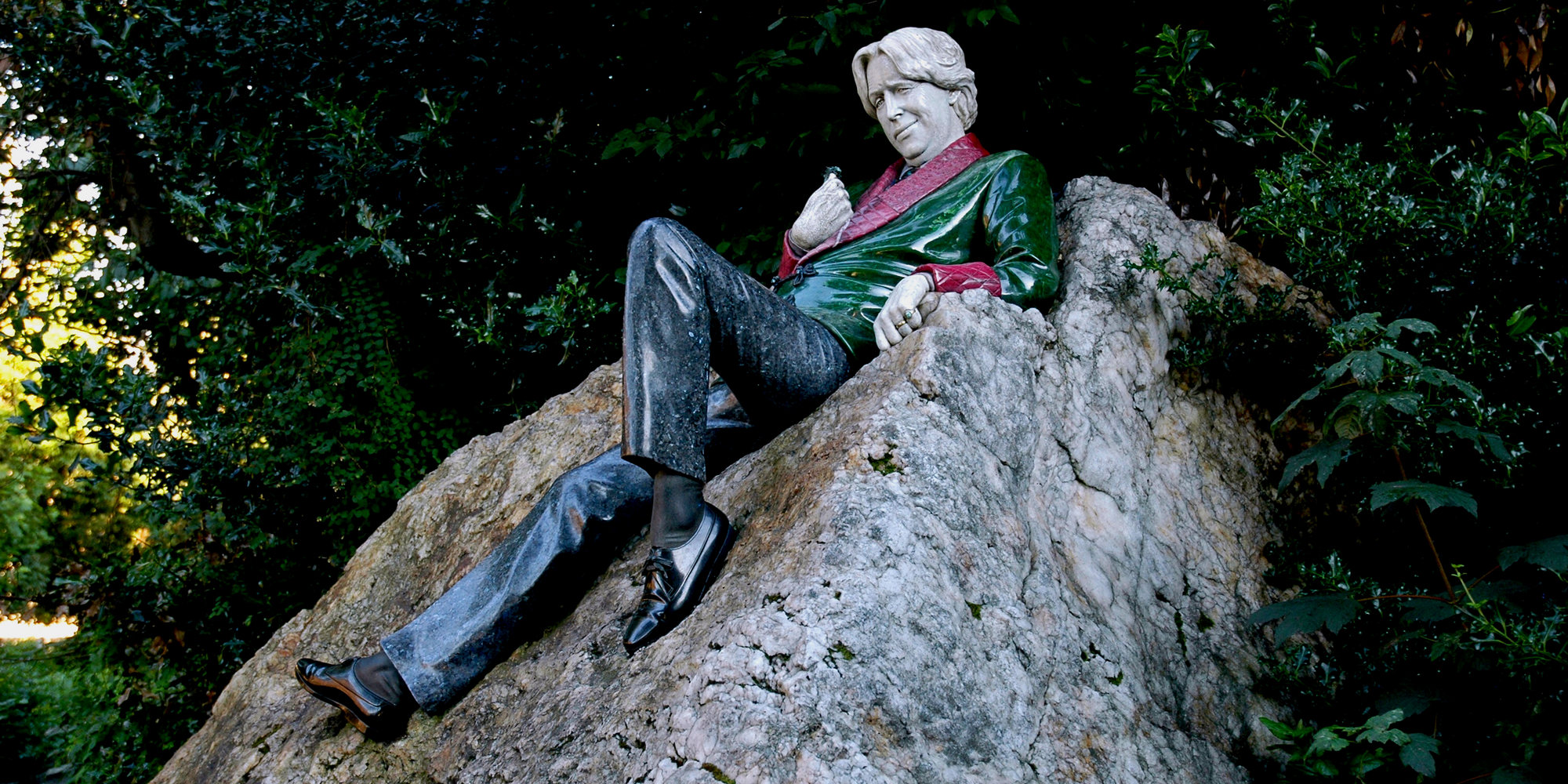 Mia Forbes looks at The Poetry of Oscar Wilde