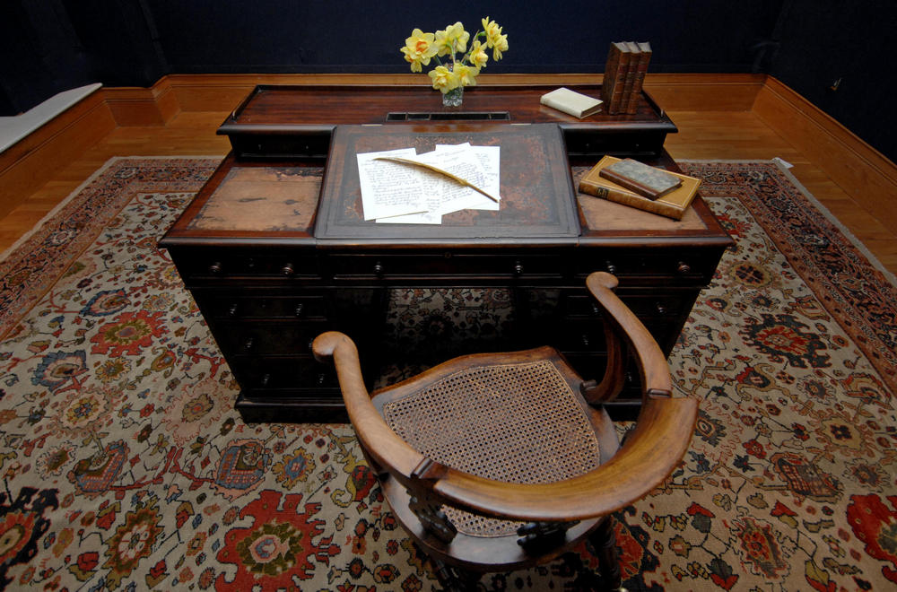 Dickens' writing desk and chair