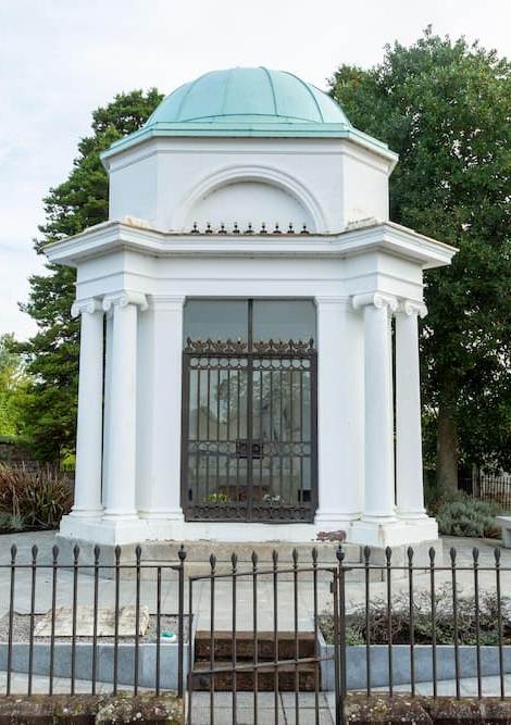 Robert Burns Mausoleum in St Michael's Church yard, Dumfries