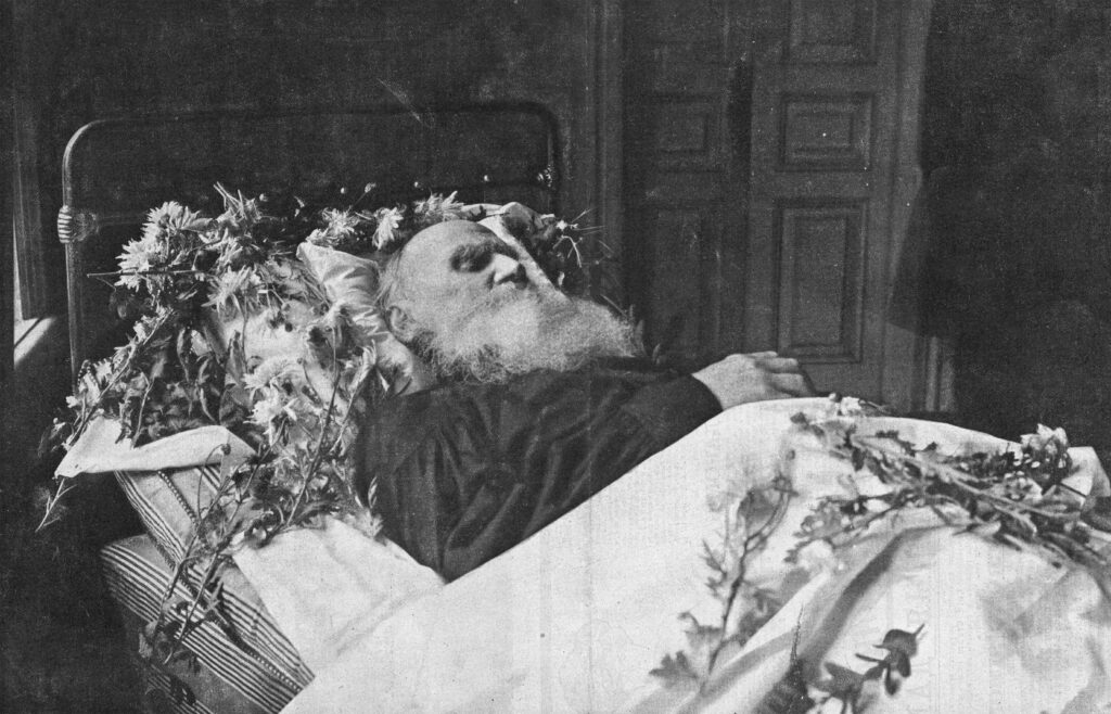 Funeral of Leo Tolstoy,1910.